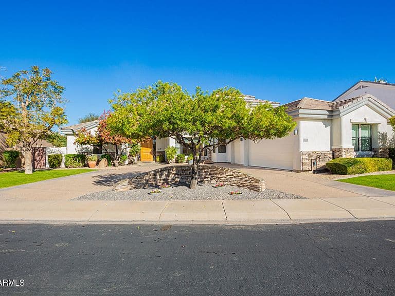 652 W ASTER Court photo 3