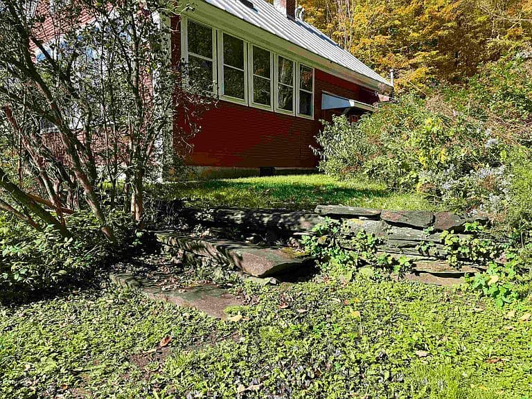 1337 East Roxbury Road photo 3