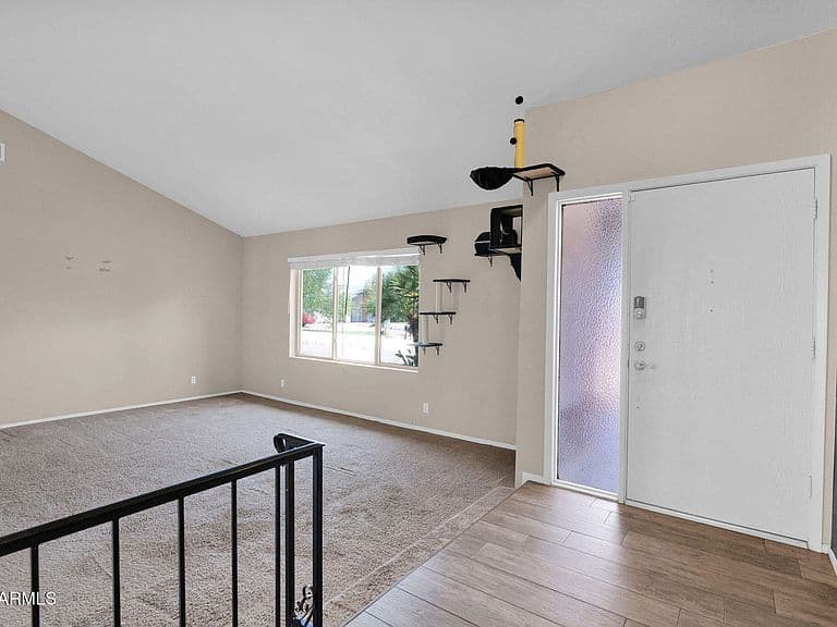 604 W PLATA Avenue photo 3
