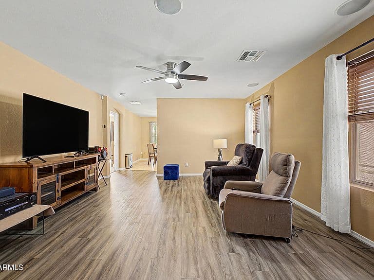 23938 N DESERT Drive photo 2