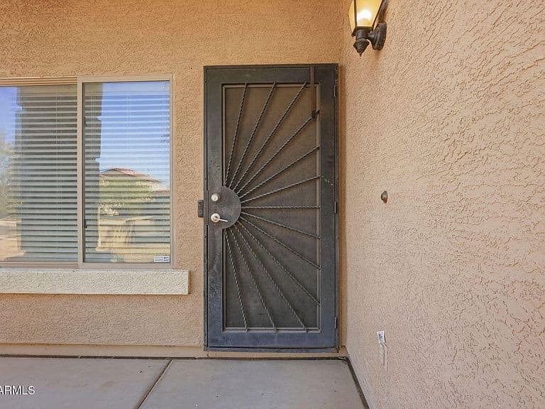 1346 E 10TH Place photo 5