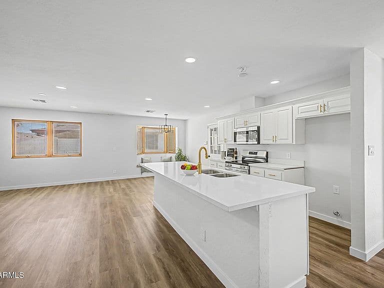 1248 E INDIGO Street photo 1