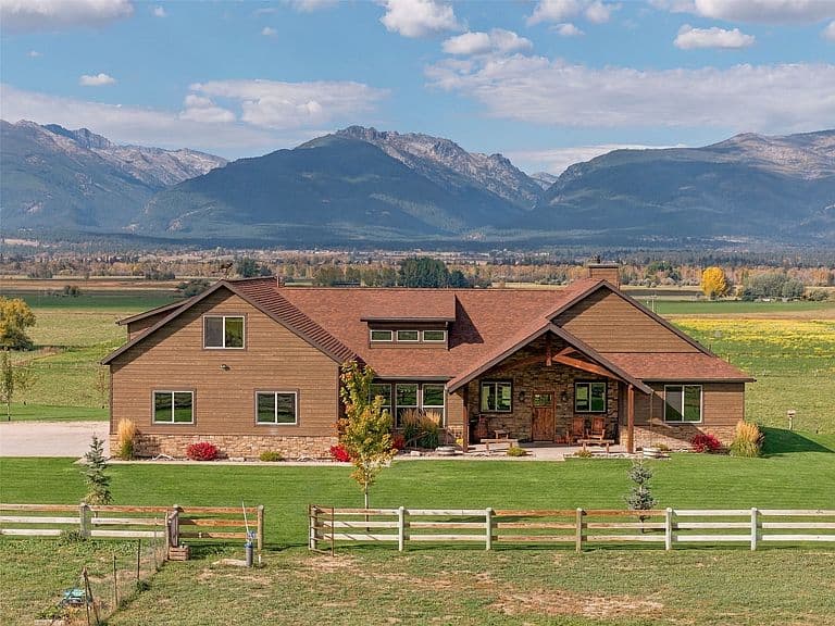 2015 View Ln photo 1