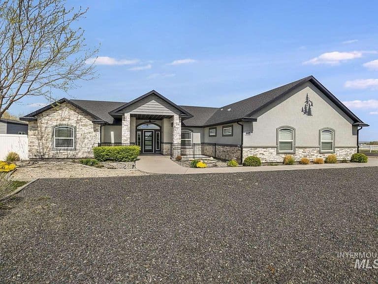 3847 N Glasswing Dr photo 1