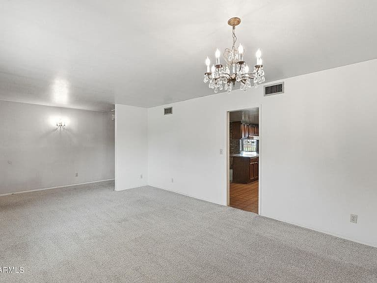 7909 W Country Gables Drive photo 4