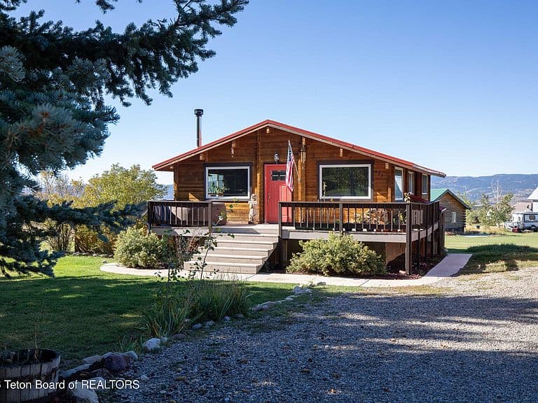 424 Solitude Dr photo 2