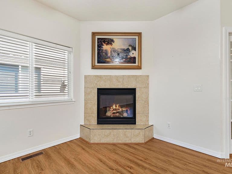 167 New Hampshire Way photo 4