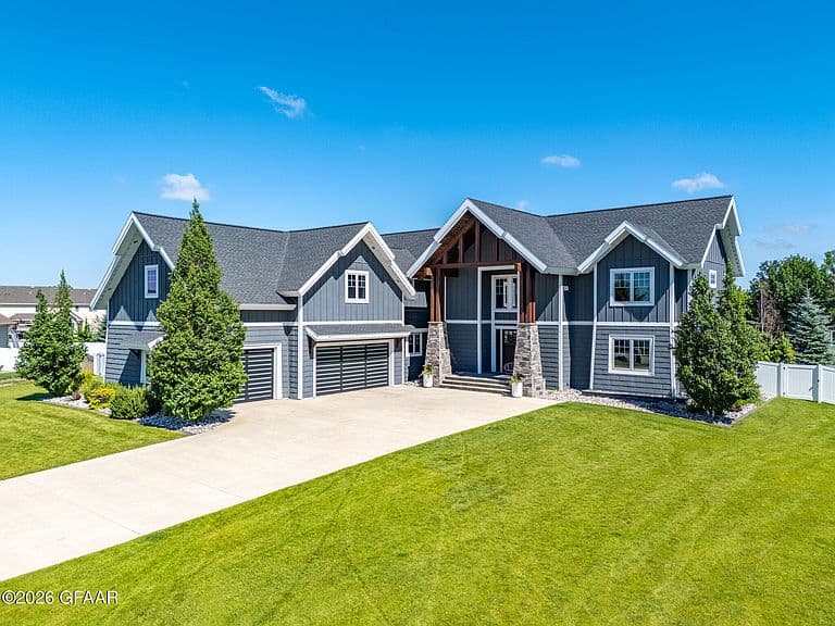 580 Beacon Cir photo 2