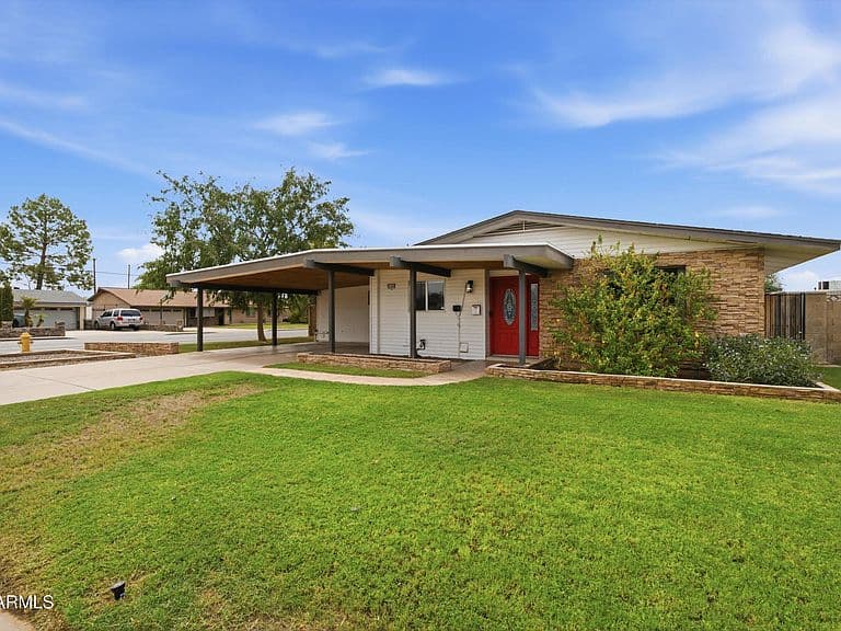 3101 W Ocotillo Road photo 2