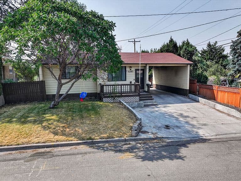 1263 E Pine St photo 2