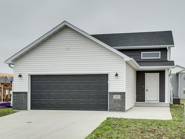 7015 Benji Ln photo 1