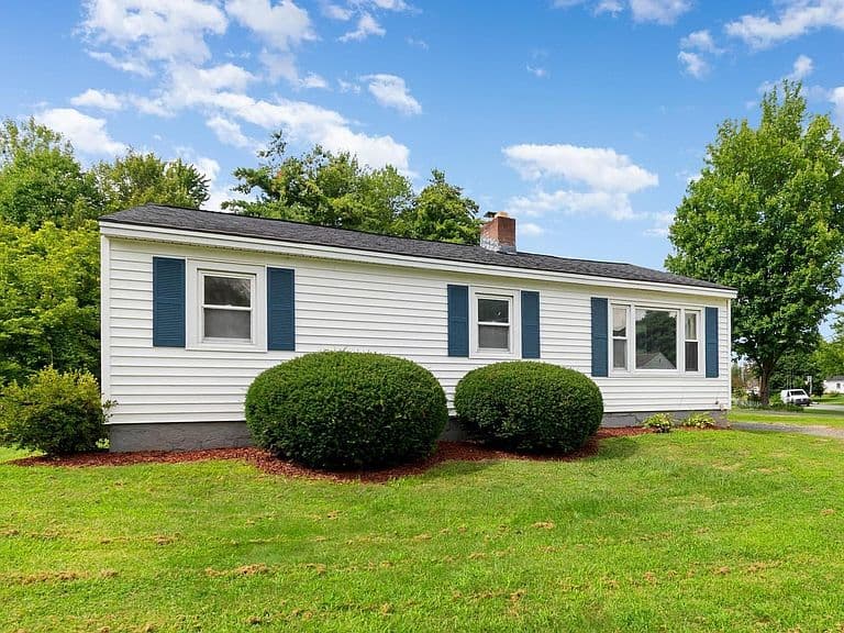 27 Sherry Road photo 1