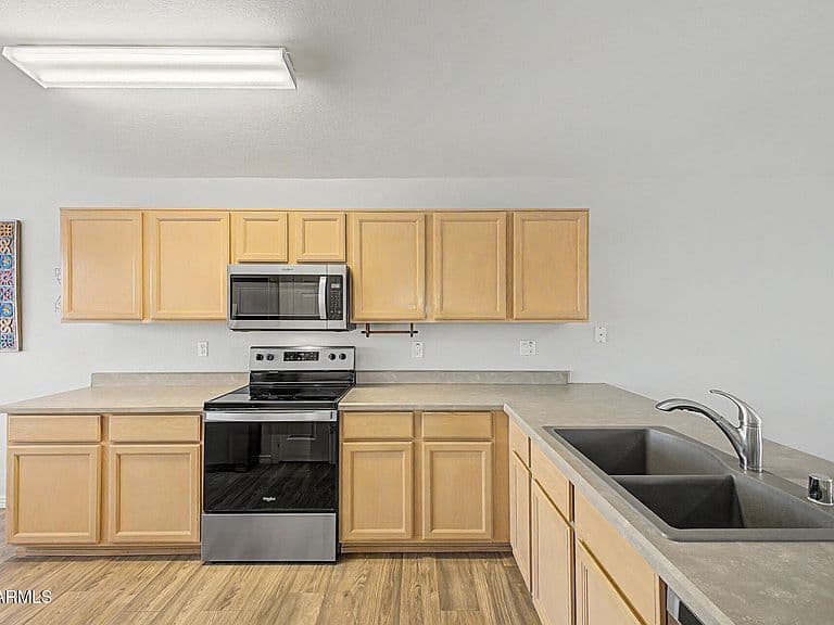 1423 E INDIAN WELLS Drive photo 4