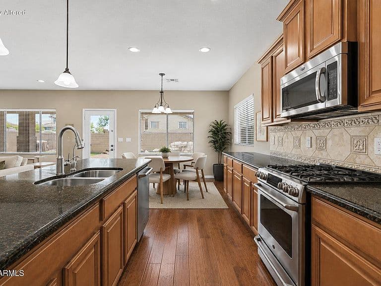 2946 E SANTA FE Lane photo 5