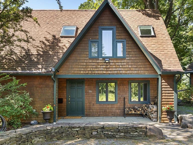 106 Ledge Road photo 1