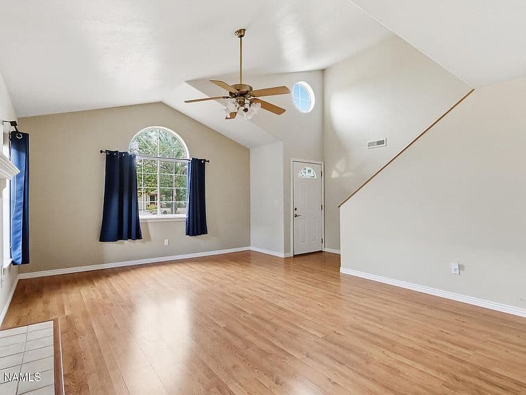 6814 E Eagle Crest Dr photo 4