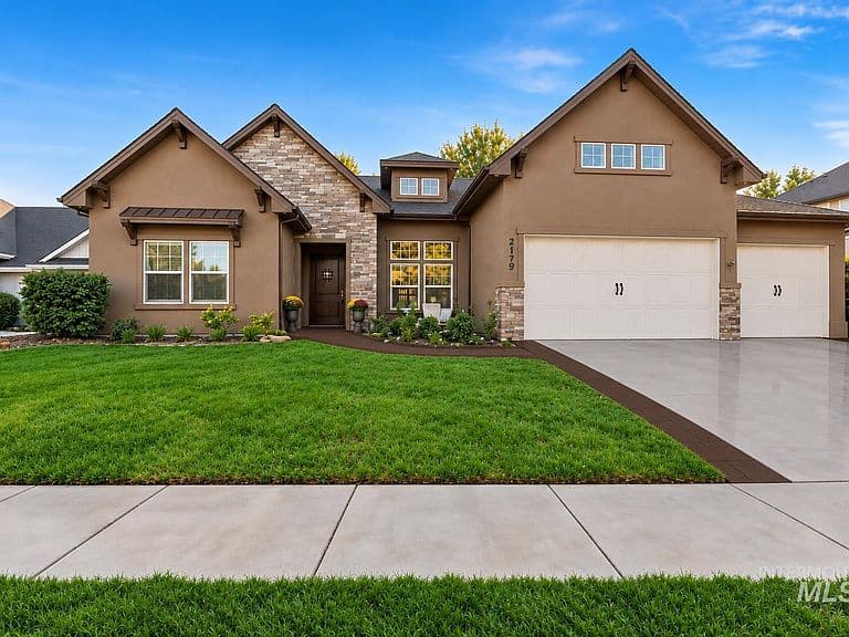 2179 E Trail Blazer Dr photo 1