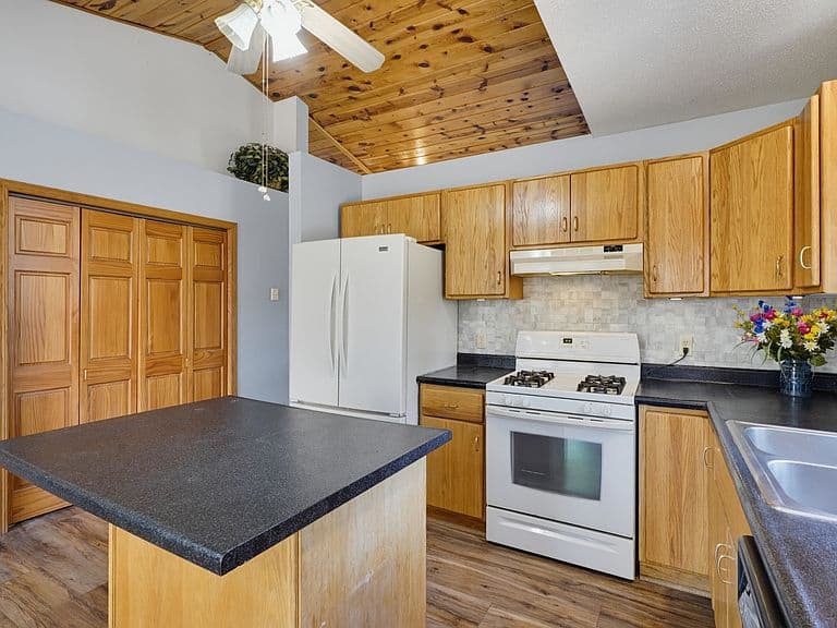 25333 Beaver Lake Rd photo 4