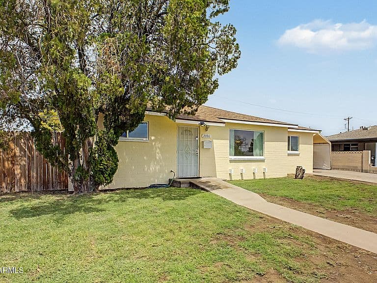 2936 W ALICE Avenue photo 3