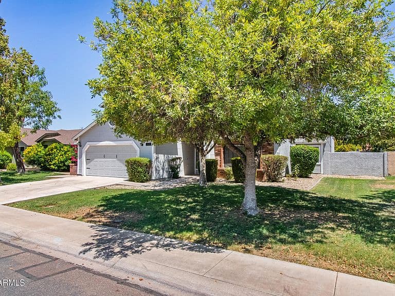 1436 E KENT Avenue photo 4