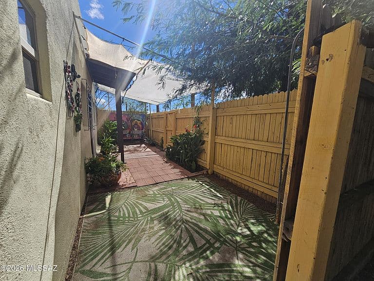 2525 S 8th Ave photo 5