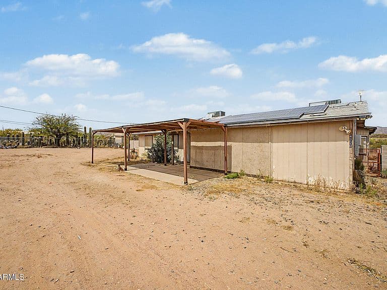 47205 N New River Road photo 1