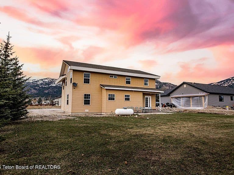 48 Brushwood Dr photo 4