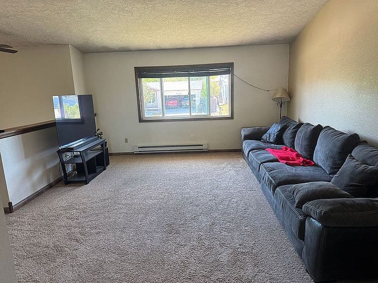 3596 Meadowlark Dr photo 2