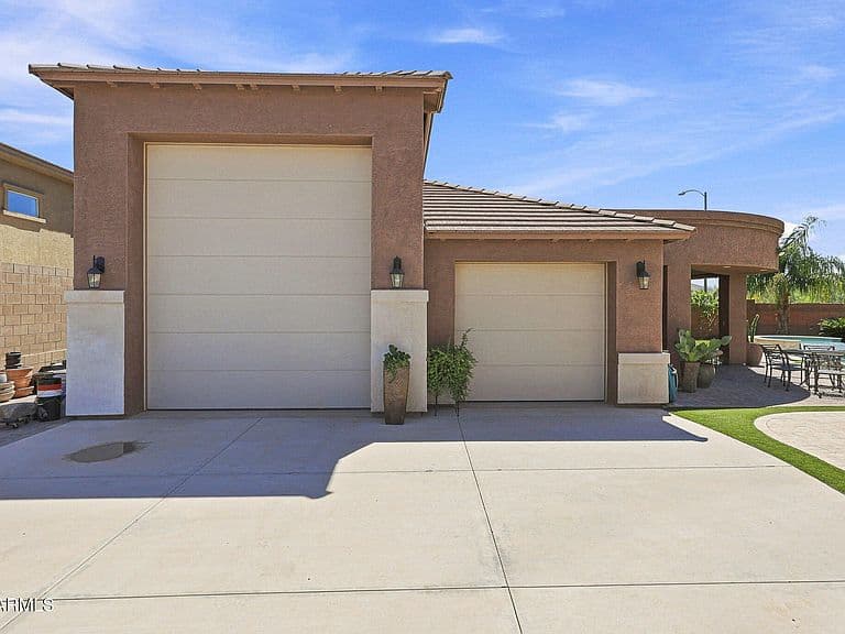 10543 W ELECTRA Lane photo 2