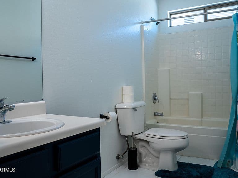 1730 E CABORCA Drive photo 3
