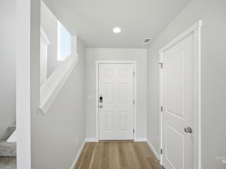 489 Aplomado Ct photo 2