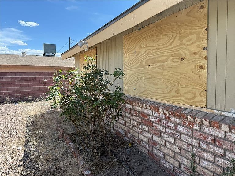 109 Prince Ln photo 2