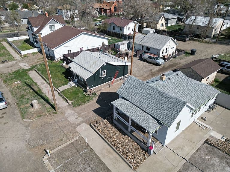 411 E Mann St photo 1