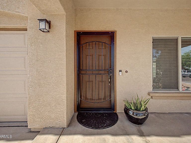 2552 E ATLANTA Avenue photo 4