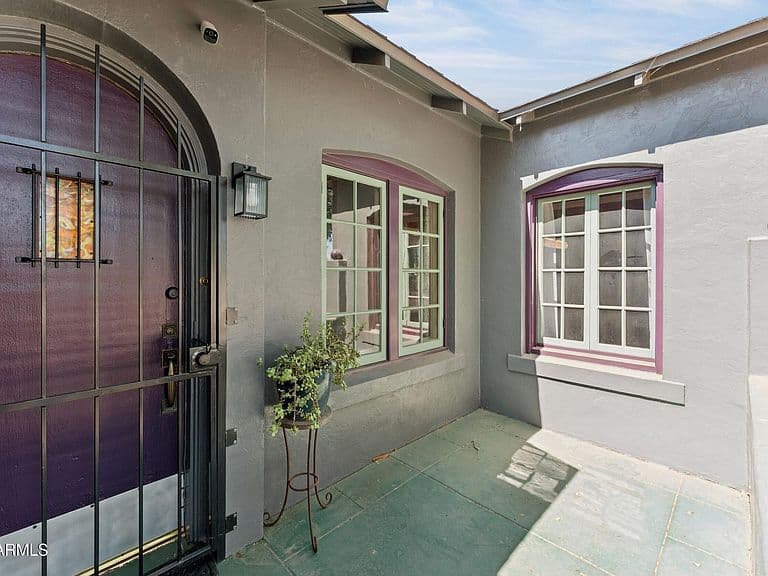 537 W WILLETTA Street photo 4