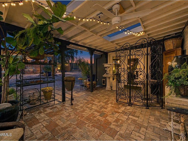 2233 N SUNSET Drive photo 3