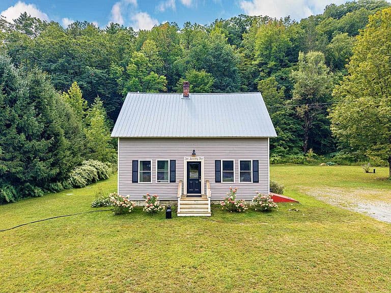 275 Dover Road photo 1