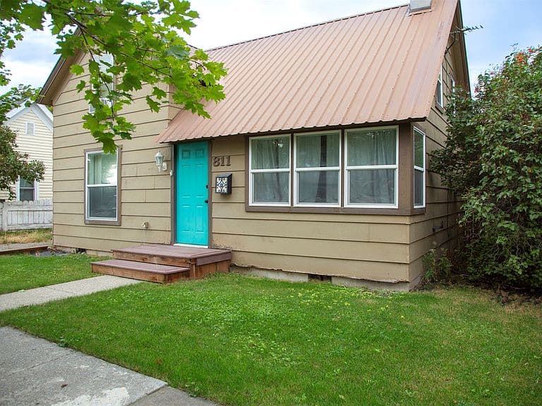 811 6th Ave W photo 1
