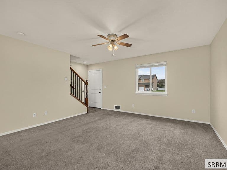 2085 Cassidy Dr photo 4