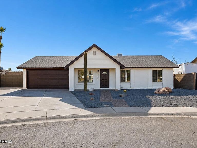 619 N SUN MEADOWS Avenue photo 2