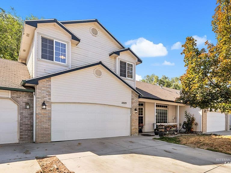 1809 W Eaglecrest Dr photo 3