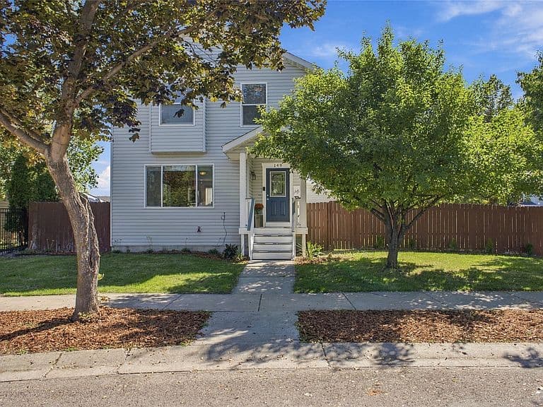 149 Denver Ave photo 2