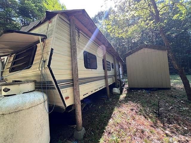 325 Quint Road photo 4