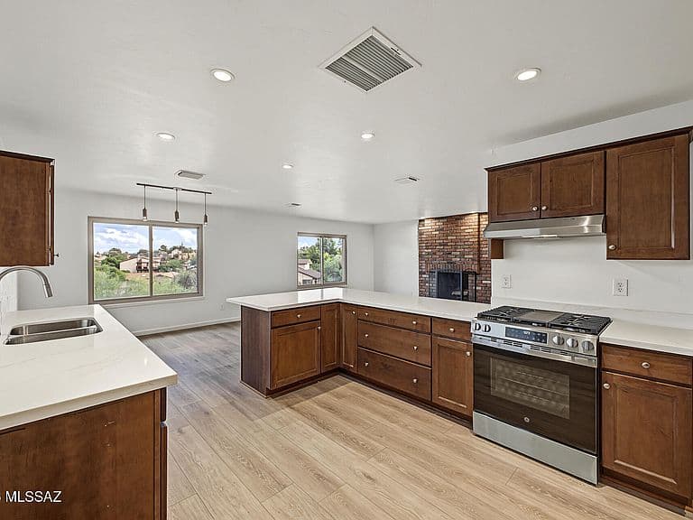 2970 W Camino Claveles photo 2