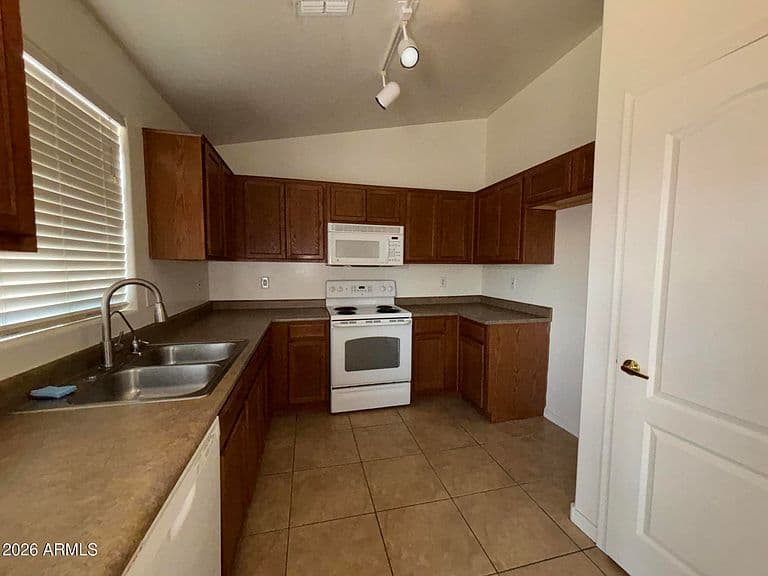 24996 W Vista Norte Street photo 5