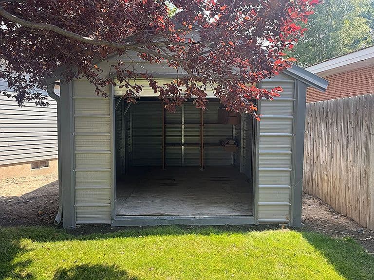 2220 Conant Dr photo 5