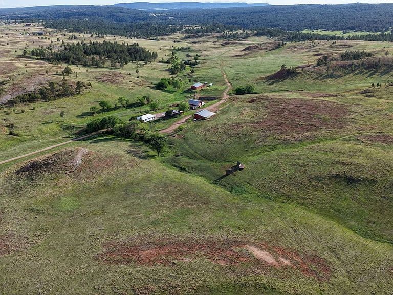 27021 Us Highway 385 photo 3