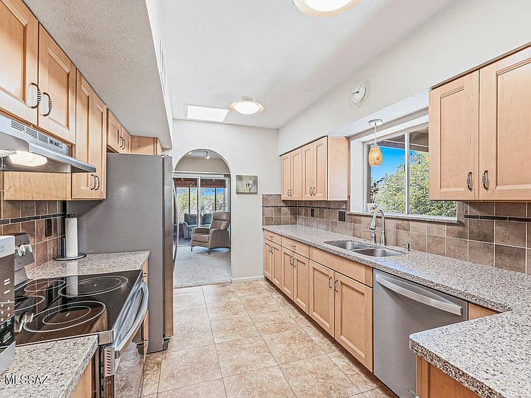 1010 N Placita Yoas photo 5