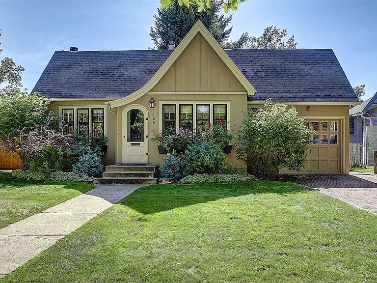 125 McLeod Ave photo 1