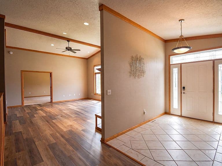 229 Georgetown Dr photo 3